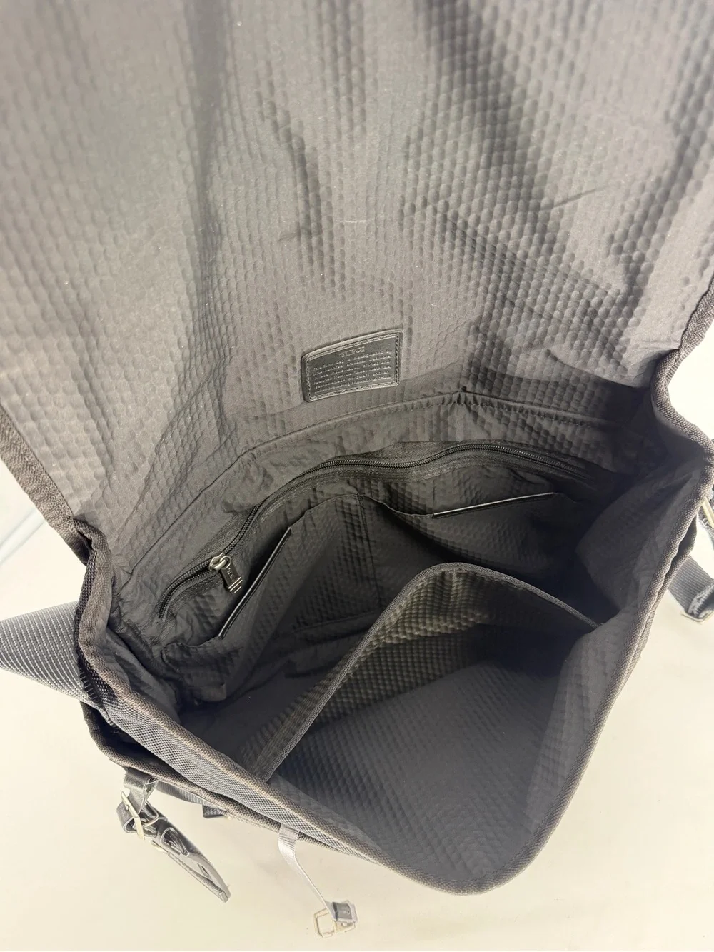 Tumi Alpha Bravo Foster Ballistic Nylon With Lea Trim Messenger Briefcase Bag
